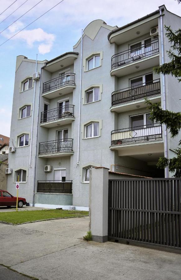 Crown Apartment 2 Subotica Extérieur photo